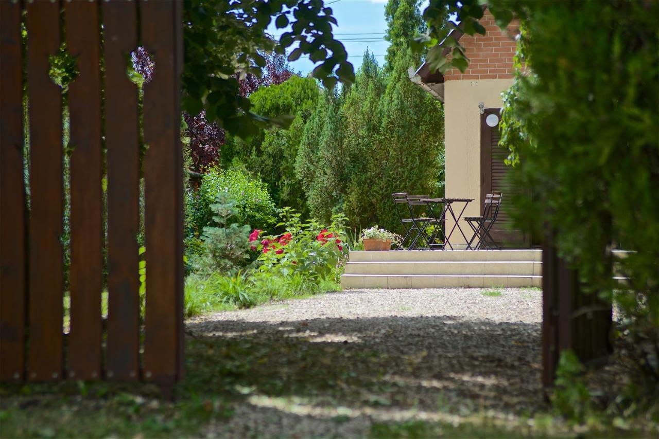 Vila Aranypart Vendeghaz - Tiszakécske Exteriér fotografie